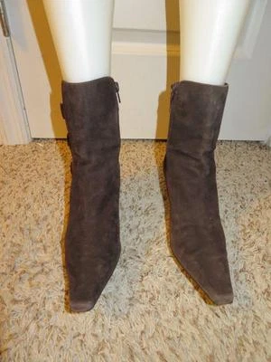 WOMENS VALERIE STEVENS BROWN SUEDE ANKLE BOOTS SIZE 8M - Image 1 of 4