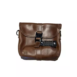 Borsa nuova con etichette DEFY Venue Horween in pelle marrone con fibbia a sgancio rapido - Foto 1 di 9