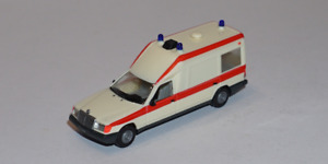 HERPA Mercedes Bonna 126 L ambulance HO 1/87