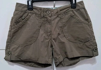 Women's Size 4 Mountain Equipment Co-op MEC 98% Organic Cotton Green Shorts - Image 1 of 4