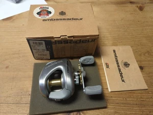 Carrete Baitcaster Abu Garcia Ambassadeur T3000 C de colección nuevo con caja/papel - Imagen 1 de 10