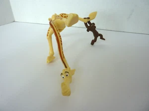Melman Giraffe Madagascar Figure with Mason the Chimpanzee - Picture 1 of 5