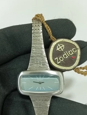 Reloj Zodiac vintage para dama nuevo de colección hecho en Suiza esfera azul caja plateada años 70 raro Foto 1 de 4
