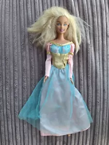 Barbie Dressed As Rapunzel Doll Fashion Gift Set Dress 1999 Mattel - Picture 1 of 4