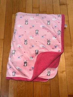 Manta Bebé Recién Nacido Rosa Sherpa Gris Conejito Conejos Nubes Pájaros Flores Difícil de Encontrar Foto 1 de 4