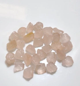 115 Crt Top leuchtender seltener Rosenquarz roh 30 Stck. Lot Größe 10-12 mm lose Edelsteine - Bild 1 von 7