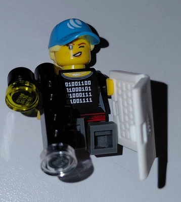 LEGO Gamer & Scientist Minfigs Minifigure (Used) Great Condtion - Image 1 of 2