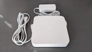 Apple AirPort Extreme 802.11n Base Station A1143 (2nd generation) - Picture 1 of 5