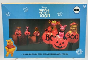 Disney's Winnie the Pooh 7 pali per prato Halloween illuminati da esterno - testati - Foto 1 di 7