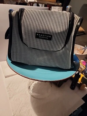 Bolsa de accesorios de maquillaje colgante de viaje Kenneth Cole Reaction Foto 1 de 4