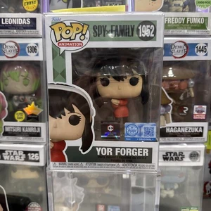 Funko Pop! Spy × Family - Yor Forger - Chalice Collectibles #1952 - Picture 1 of 7