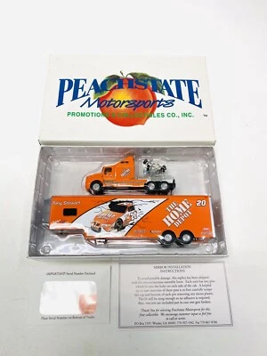 NASCAR TONY STEWART 2000 20 Home Depot Racing 1/64 Peachstate Transporter y 1/64 Foto 1 de 4