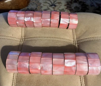 Juego de 8 servilleteros rosa Capiz Shell sobre metal (2 juegos disponibles) Foto 1 de 4