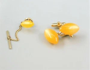 Vintage Swank Thermoset Football Shaped Gold Tone Cufflinks & Tie Pin Set - Picture 1 of 7