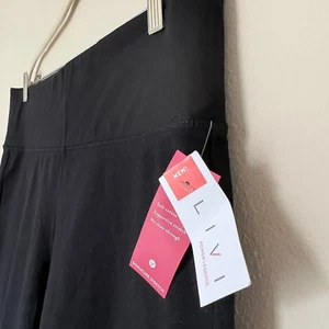 Lane Bryant "Livi" Capri Leggings Size 18/20 Black NWT - Picture 1 of 7