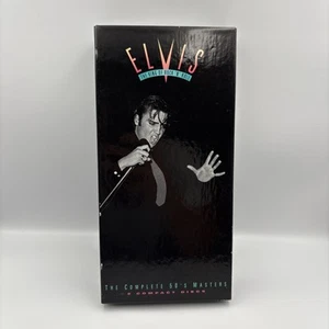 ‘Elvis The King of Rock 'n' Roll: The Complete 50s Masters’ 5CD Box Set VG+/EX - Foto 1 di 10