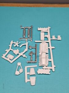 Revell AMT Ertl Monogram MPC 1/25 Model Part 1967 Chevy 327 Engine Complete 
