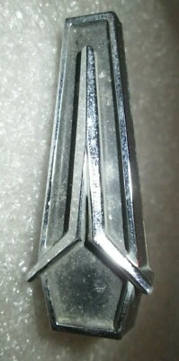 1970, 1971 y 1972 PLYMOUTH VALIANT DUSTER SCAMP PARRILLA EMBLEMA INSIGNIA ORIGINAL OEM Foto 1 de 4