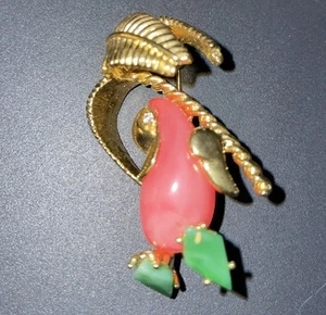 Spilla 3D KJL Kenneth Jay Lane pappagallo palma rosa e verde gelatina lucite pancia - Foto 1 di 2