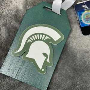 Michigan State Spartans NCAA Etiqueta de Regalo de Madera Ornamento para Decoración de Vacaciones - Imagen 1 de 5