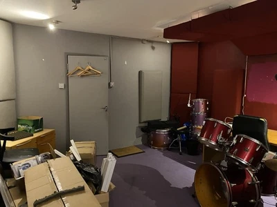 RECORDING/ REHEARSAL STUDIOS TO LET IN KT5 - Image 1 of 4