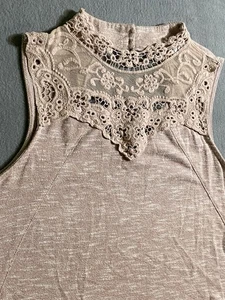 Women’s Romantic Light Rose Pink High Neck Lace Fabric Tank Top Medium - Picture 1 of 8