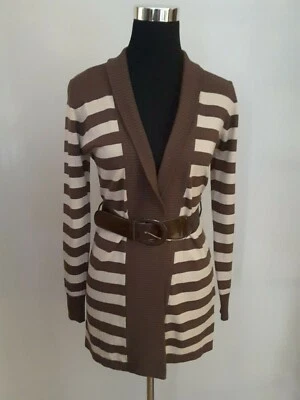 NUEVO CON ETIQUETAS~SUÉTER METÁFORA~S~RAYAS MARRÓN TOSTADAS~MANGA LARGA~FRENTE ABIERTO~CINTURÓN Foto 1 de 4