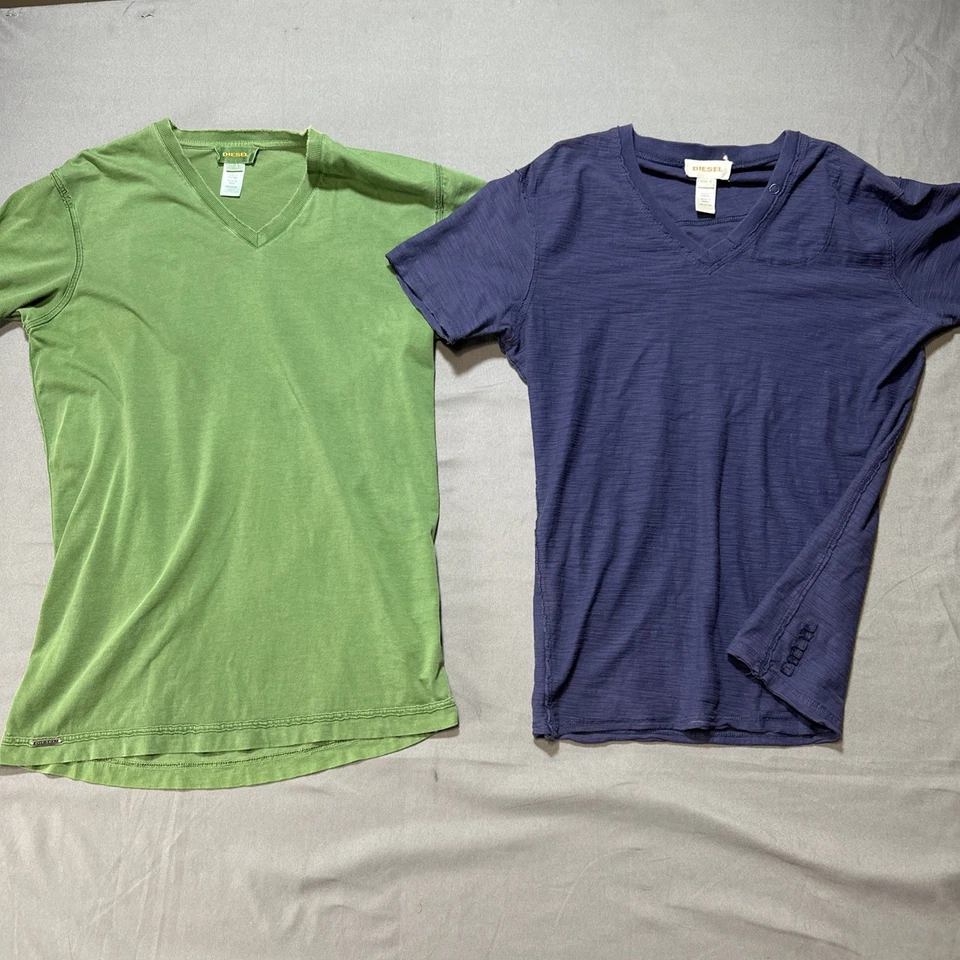 Lote de 2 camisetas Diesel cuello en V talla S verde azul marino desgastado calce ajustado Foto 1 de 4