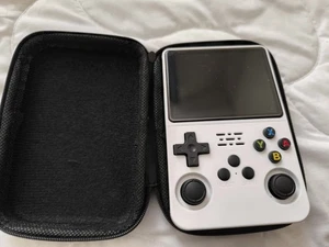 R36S Handheld Retro Game Console 128gb Samsung SD Card 1000s Of Games - Picture 1 of 24