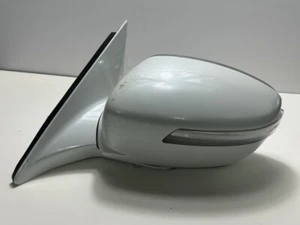2011-2013 HYUNDAI EQUUS WHITE LEFT DRIVER SIDE MIRROR W/TURN SIGNAL OEM M957 - Picture 1 of 12