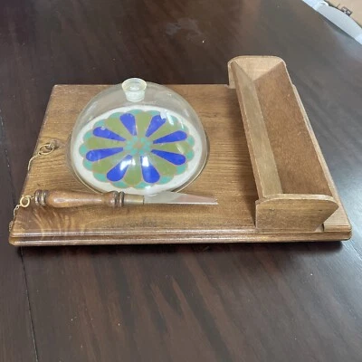 Bandeja de madera para servir cúpula de plástico cerámica trivet cuchillo queso y galleta vintage Foto 1 de 4