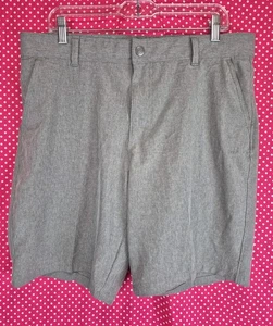 IZOD Herren Shorts grau Chino Shorts Poly/Elasthan Gr. 34 W 36" L9,5" - Bild 1 von 4