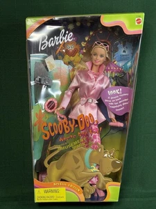 2000 Mattel Edizione Speciale Barbie Bambola Scooby Doo Parco Divertimenti 27966 Nuovo con scatola - Foto 1 di 10