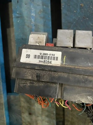 OEM 2000-2005 CADILLAC DEVILLE RELÉ DE FUSIBLES CAJA BLOQUE DE CONEXIONES 15448284 BB Foto 1 de 3