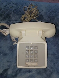 Vintage Southwestern Bell Desk Telephone Phone 2500DM Push Button White rare - Picture 1 of 6