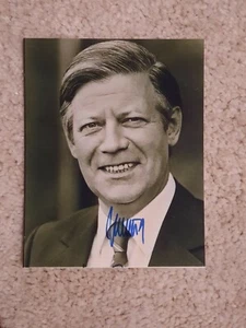 Foto m. Unterschrift/Autogramm Helmut Schmidt - ehem. Bundeskanzler - SPD  - Bild 1 von 1