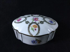 Vintage Martinroda PM14 Lidded Porcelain Trinket Box - Floral With Gold Gilding - Picture 1 of 9