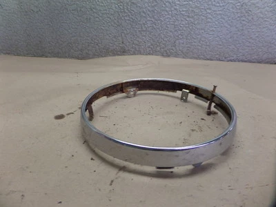 Anillo de abrazadera de faro Honda CB650C 1982 Foto 1 de 4