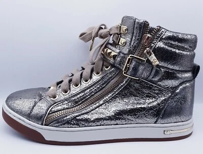 RARO Zapatos Tenis Michael Kors Metálicos Dorados Tachonados Para Mujer Talla 7.5 Altos Foto 1 de 4