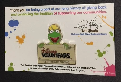 Broche exclusivo do elenco VoluntEARS com Kermit the Frog - Give A Day, Get A Day (2010) - Imagem 1 de 3