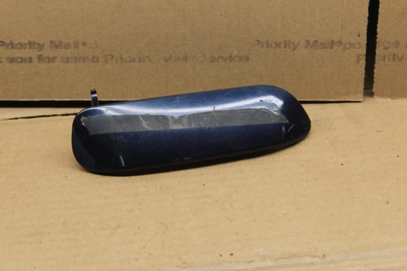 Ford Mustang 2002 pasajero derecho manija de puerta delantera azul (residuo de cinta) Foto 1 de 4