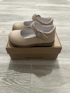 New L'Amour Chloe Classic Scalloped Leather Mary Jane Almond Size 9 - Picture 1 of 4