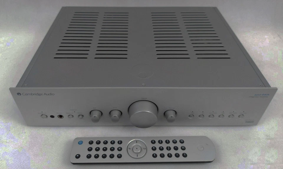Cambridge Audio Azur 640A V2.0 Amplificatore stereo - Immagine 1 di 1