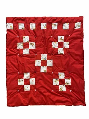 Manta de edredón vintage de fresa roja para pastel de arándanos y natillas gato Foto 1 de 4