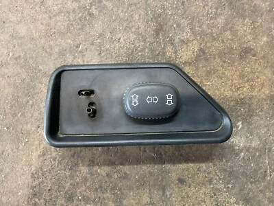 99-04 Land Rover Discovery 2 Right Power Seat Switch missing knob YUB101080 b46a - Image 1 of 2