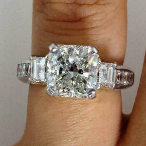 4,00 Kt Radiant Diamant Drei-Steine Verlobungsring Für Frauen Weißgold-Finish - Bild 1 von 7
