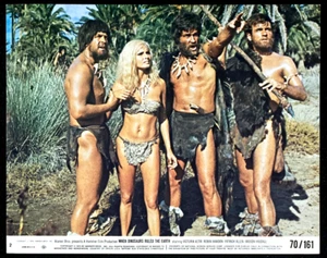 WHEN DINOSAURS RULED THE EARTH Original Movie Lobby Card Hammer Horror Adventure - Picture 1 of 2