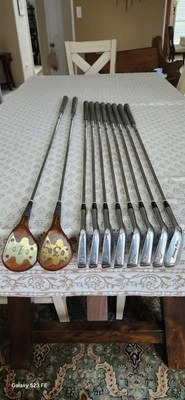 Juego de golf vintage para mujer H&B PowerBilt Levelume 3-PW + 1 y 3 palos de golf para dama Foto 1 de 4