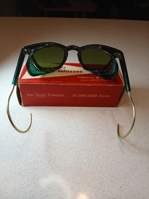 Protector de gafas de seguridad con lentes verdes ópticas vintage AO American con malla 46 []22  Foto 1 de 4