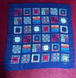 Vintage Ancien Carré Foulard Chanel Très Bon État 85 CM X 85 CM Soie - Imagen 1 de 14